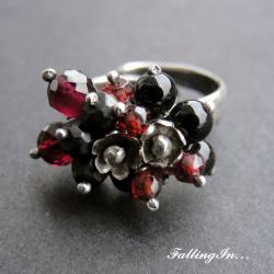 pierścionek,z onyksem,z granatem,kwiatowy, - Pierścionki - Biżuteria