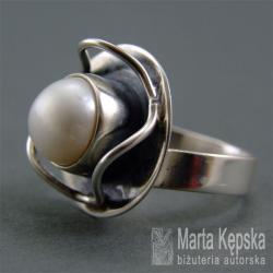 srebrny pierścionek,z perłą,perła,perły - Pierścionki - Biżuteria