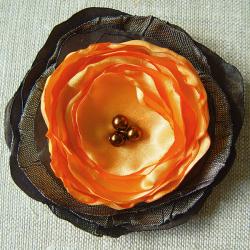 brązowy kwiat,satynowa broszka,jesienny dodatek - Broszki - Biżuteria