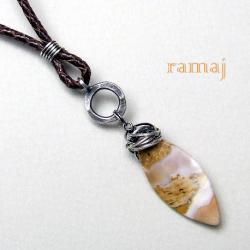 amulet z jaspisem,rzemieniem plecionym - Naszyjniki - Biżuteria