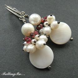 romantyczne perłowe kolczyki,z granatem - Kolczyki - Biżuteria