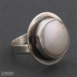 srebrny pierścionek z perłą - Pierścionki - Biżuteria