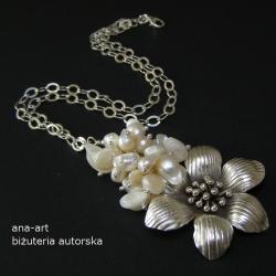 romantyczny,efektowny,kwiat,perły,srebro - Naszyjniki - Biżuteria