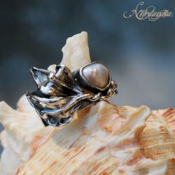 srebrny pierścionek,pierscionek z perłą,liście - Pierścionki - Biżuteria