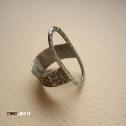 monochromatyczny,młotkowany pierścień - Pierścionki - Biżuteria