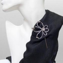 kwiatowa broszka z cyrkoniami - Broszki - Biżuteria