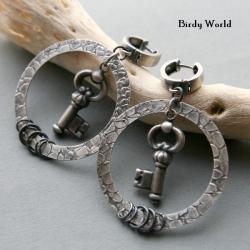 niebanalne srebrne kolczyki z kluczami - Kolczyki - Biżuteria