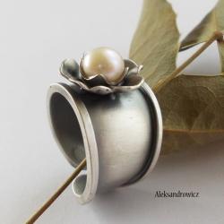 srebro oksydowane,perła - Pierścionki - Biżuteria