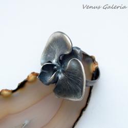srebrny pierścionek,orchidea,oksydoany - Pierścionki - Biżuteria