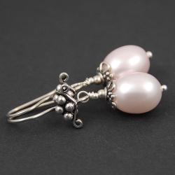 perełka seashell w kolorze białym - Kolczyki - Biżuteria