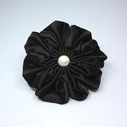 broszka elegancka,czerń,kwiat,jedwab,perła - Broszki - Biżuteria
