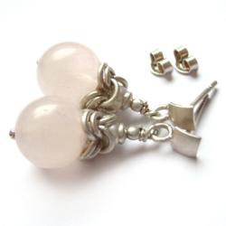 Kolczyki z kwarcem różowym i perełkami,chainmaille - Kolczyki - Biżuteria